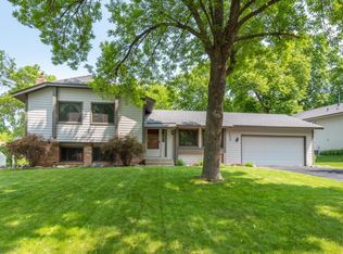 7400 Berkshire Way N, Maple Grove, MN 55311