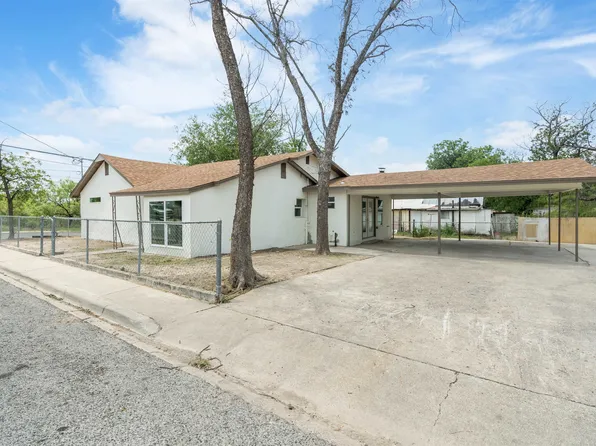 911 Cantu St, Del Rio, TX 78840