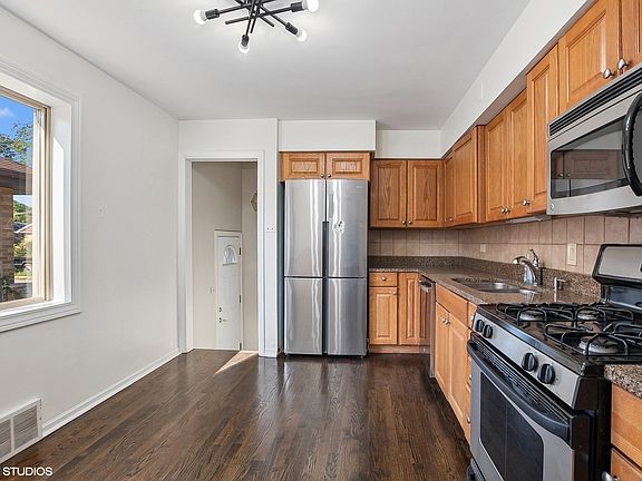5th image of 10823 S Rockwell St