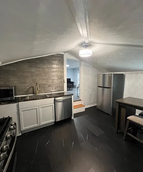 1211 Madison St #2 — Photo 23