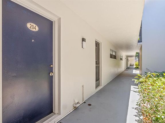 3rd image of 1147 King Arthur Ct APT 204