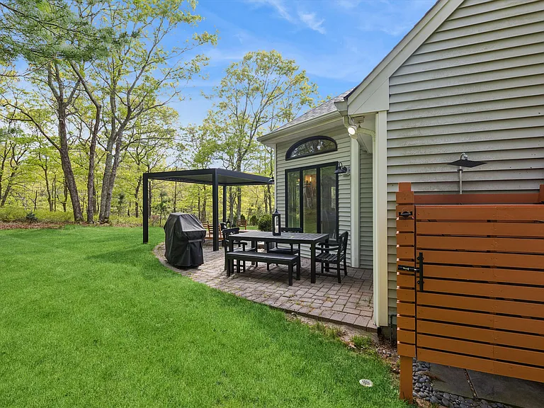 2 Red Creek Cir — Photo 8
