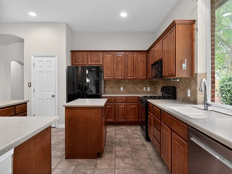 4308 Park Vista Trl — Photo 14