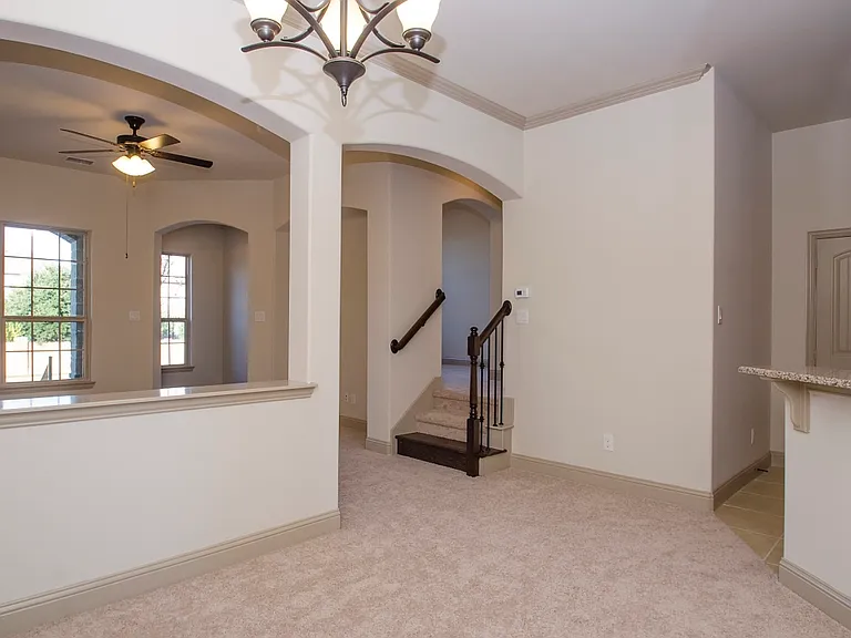 939 Whitehall Dr — Photo 25