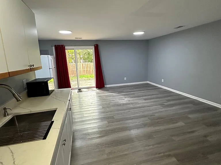 367 Bridle Crest Sq NE — Photo 2