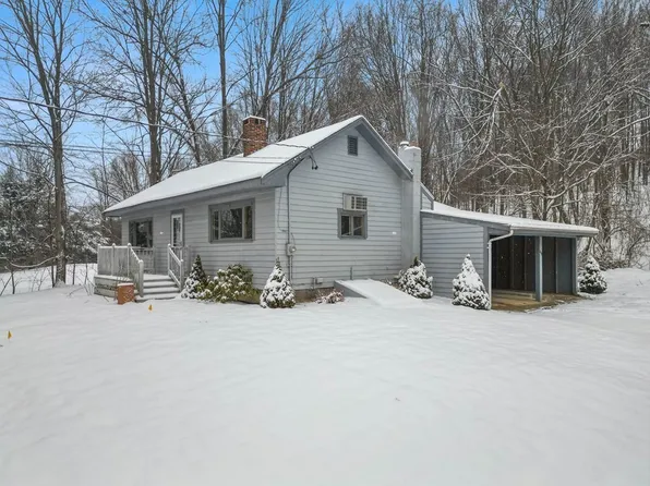 644 Salem St, Groveland, MA 01834