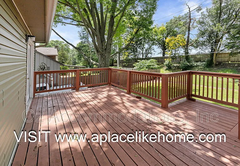 9514 Glenwood St — Photo 32