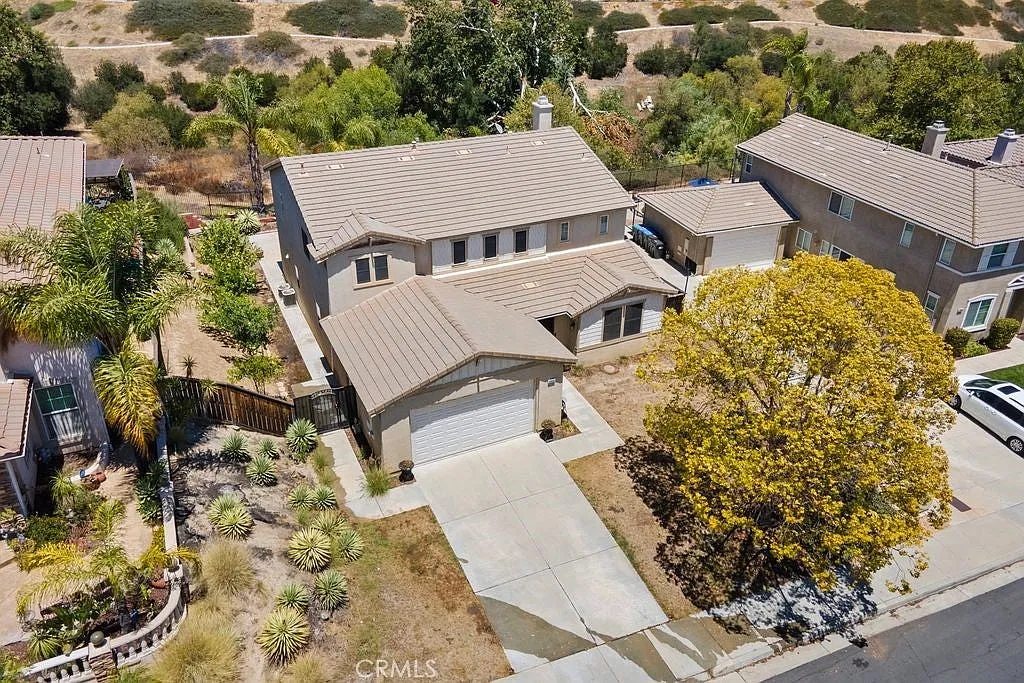 5 bed, 3040 sqft, $3,600 — Photo 1