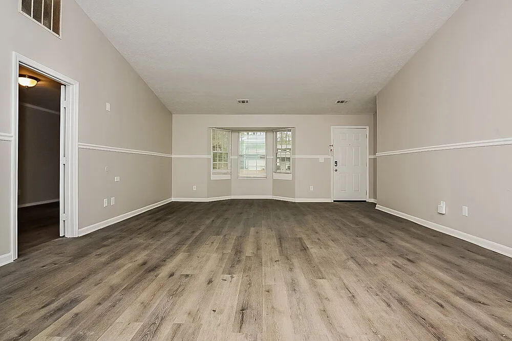 3 bed, 2.0 bath, 1492 sqft, $2,410 — Photo 3