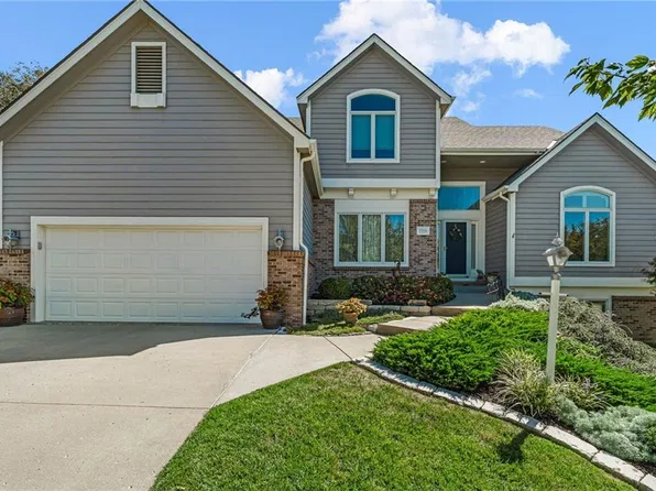 2220 Killarney Ct, Lawrence, KS 66047