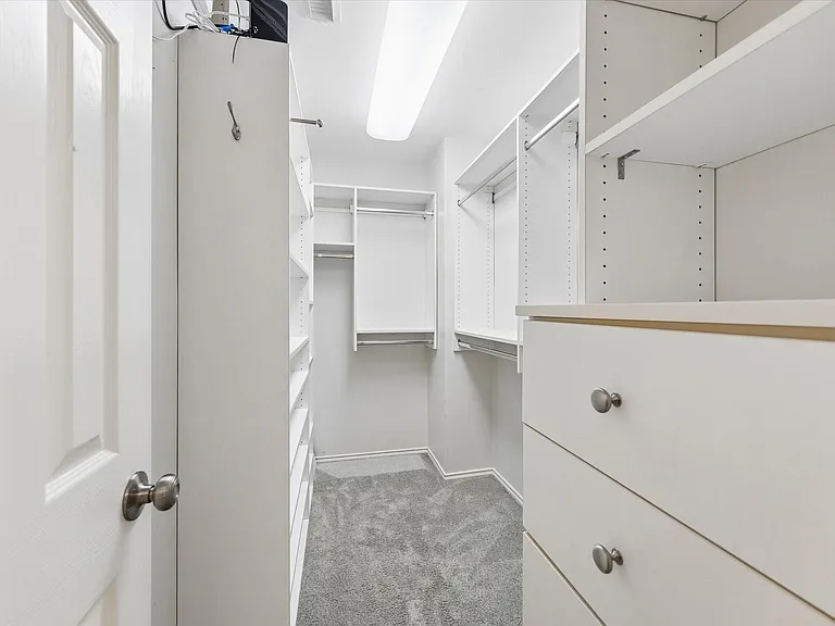 922 W Heights Hollow Ln — Photo 22