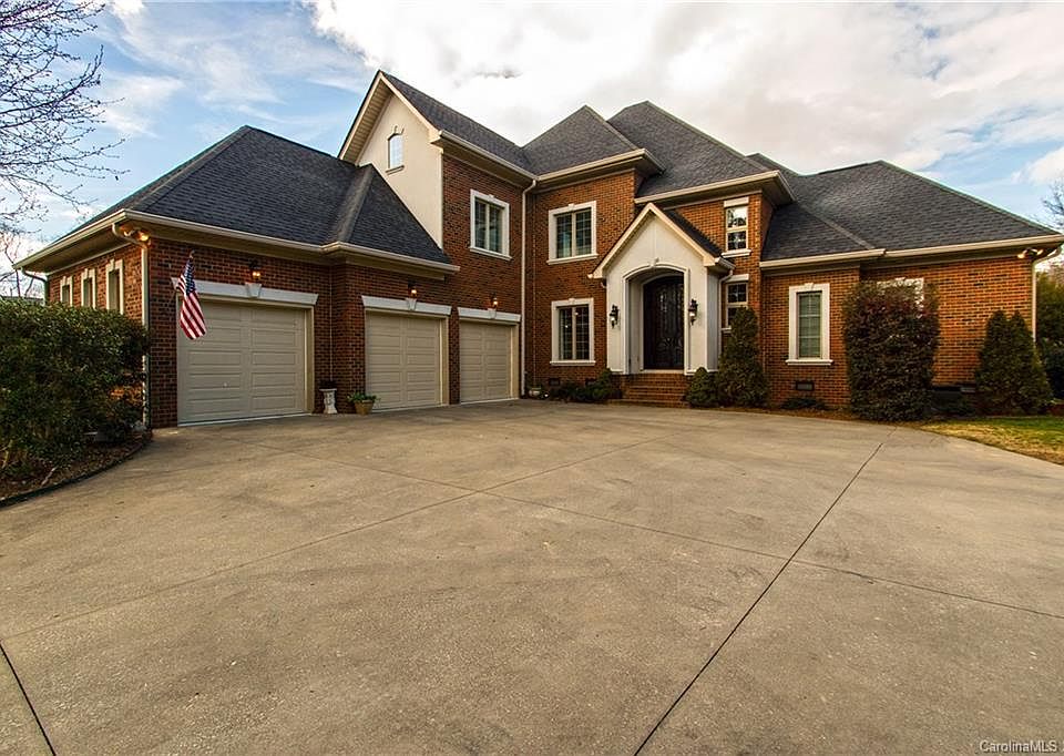 1st image of 8059 Saint Andrews Ln