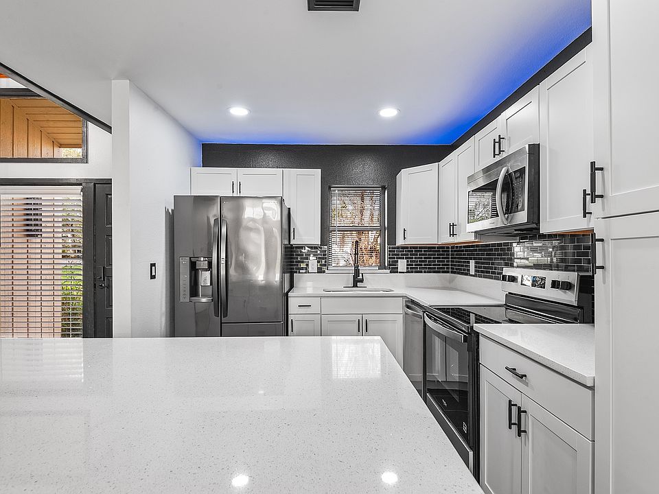 1st image of 50 Aspen Dr