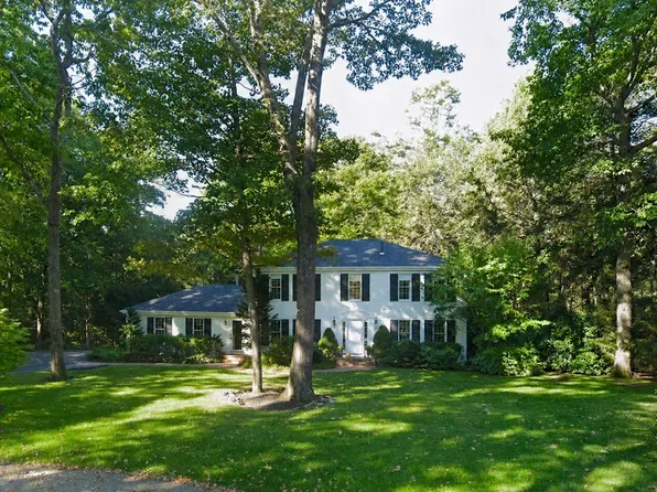 2 Shady Lane, Falmouth, ME 04105