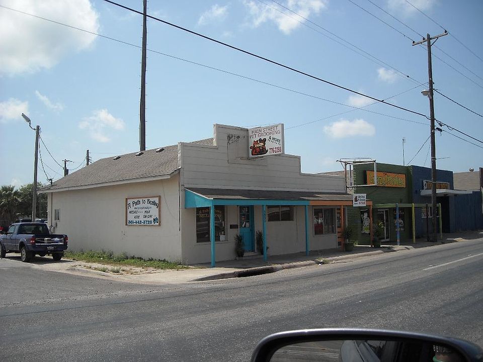 2nd image of 2830 Main St