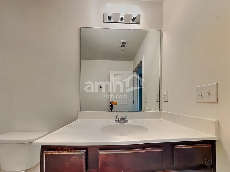 350 Scotland Dr — Photo 12