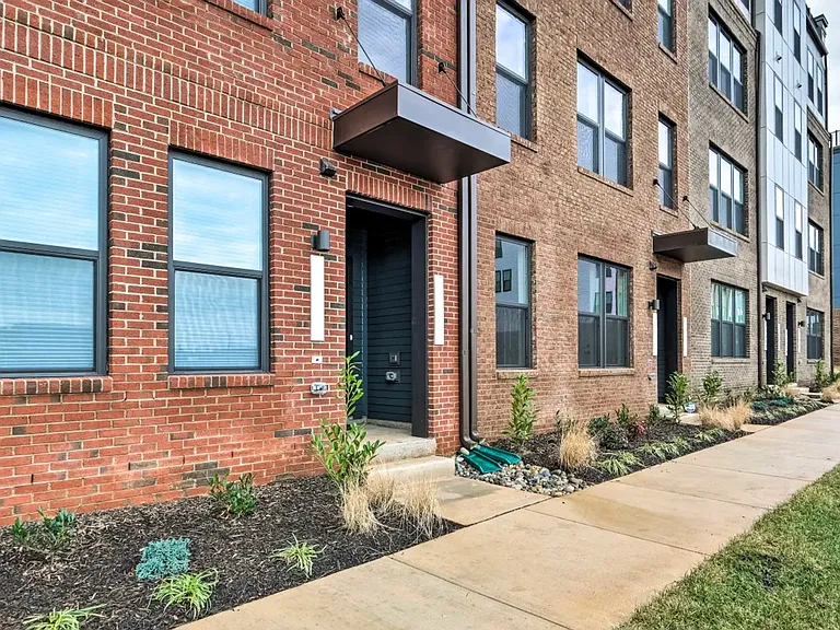 44579 Wolfhound Sq — Photo 6