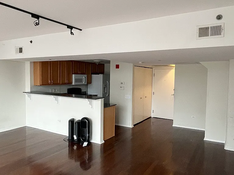 61 W 15th St #202 — Photo 3