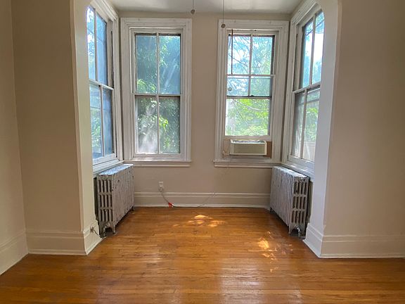 5th image of 523 S 42nd St APT 2R
