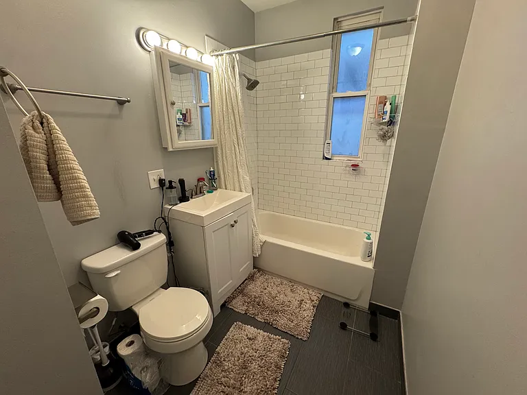 934 N Noble St #2F — Photo 8