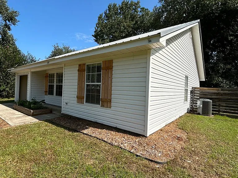 141 Oakwood Dr — Photo 5