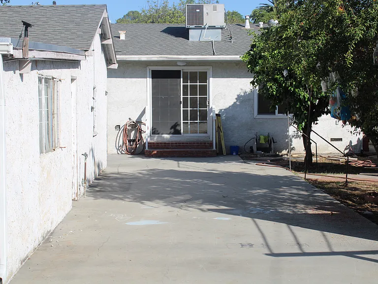 325 Winchester Ave — Photo 16