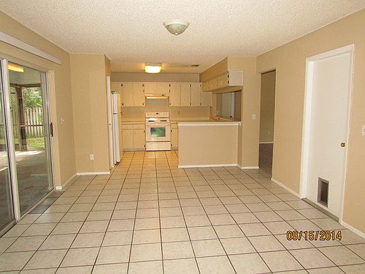 4th image of 5825 Taywood Dr