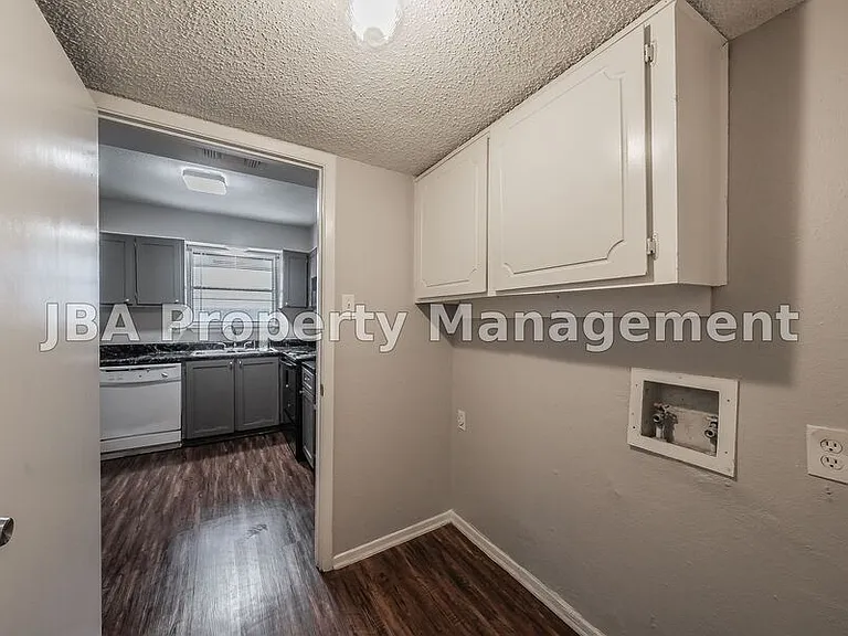 1770 Farleigh Ct #1770F — Photo 12