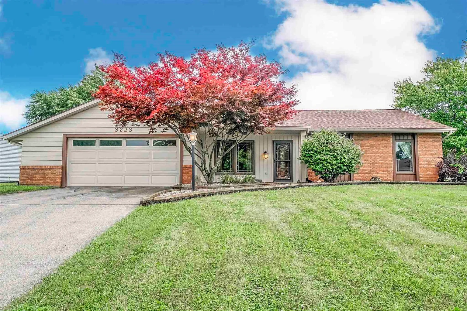 3223 Cedarvalley Dr photo 1