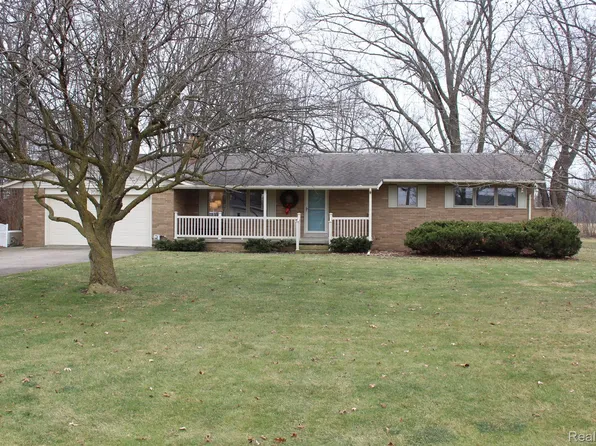 7087 Lou Mac Dr, Swartz Creek, MI 48473