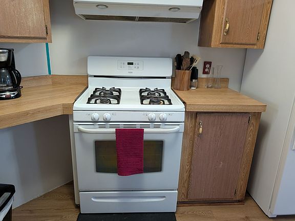 4th image of 537 Mason Ave