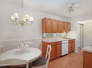 59 Amberly Dr UNIT F, Manalapan, NJ 07726