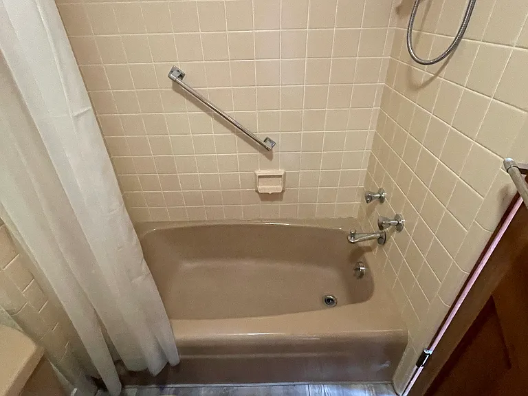117 Southampton Ave #ADU — Photo 8