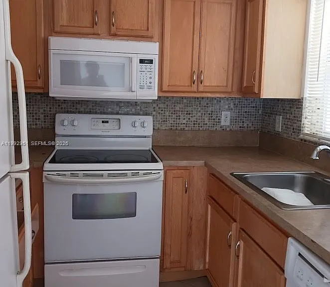 7670 Westwood Dr #703 — Photo 2