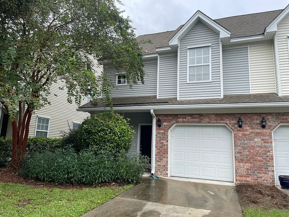 1115 Santa Elena Way