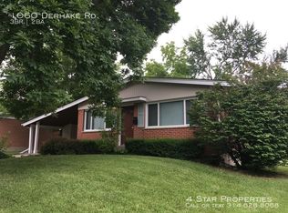 1060 Derhake Rd, Florissant, MO 63033