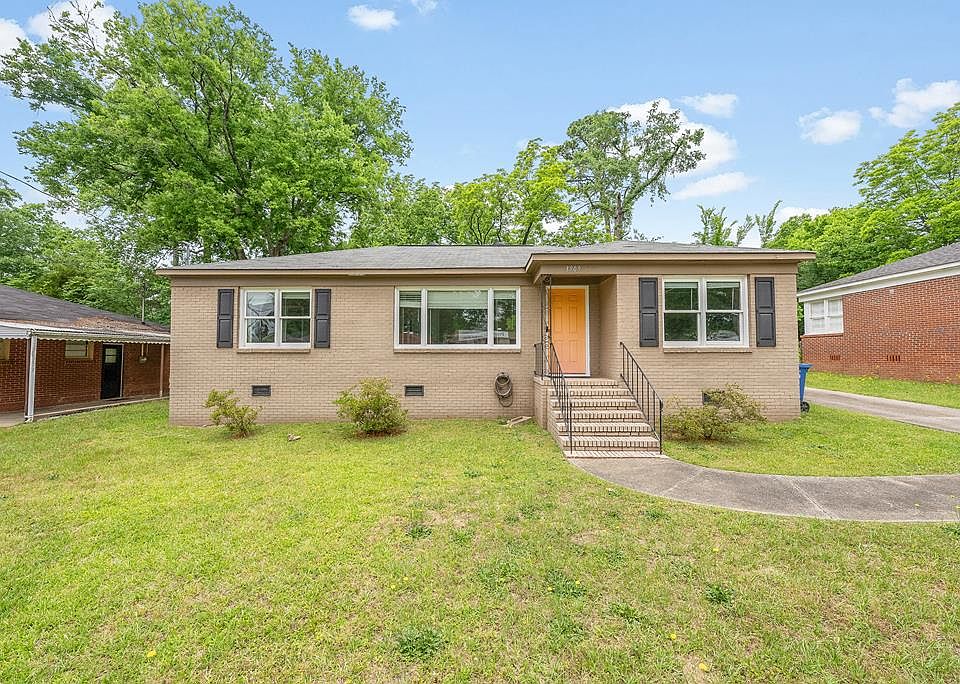 1st image of 3909 Rosemont Dr