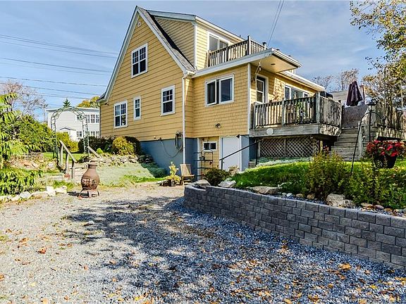 5th image of 470 Young St