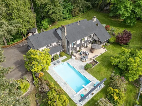 6434 Woodgrove Way, North Cowichan, BC V9L 5R4