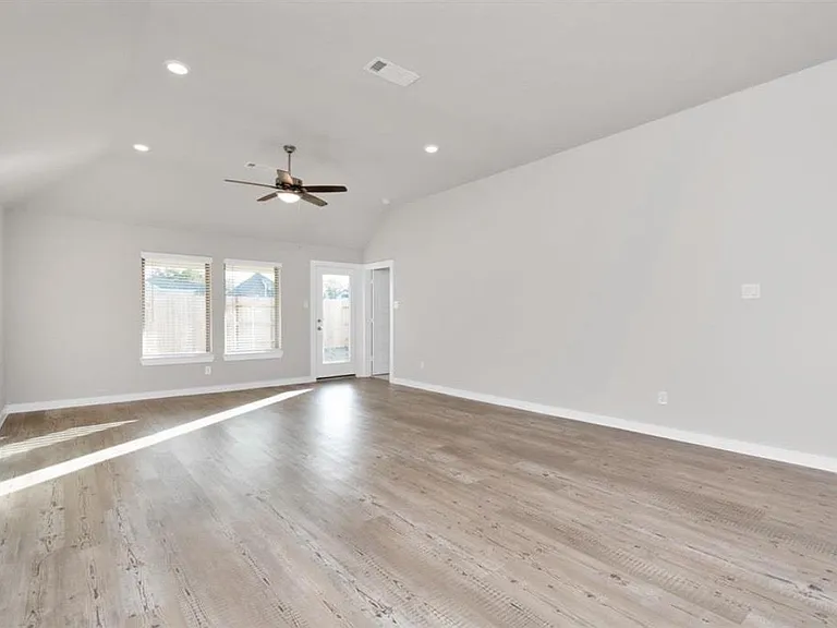 2627 Border Cove Cir — Photo 16