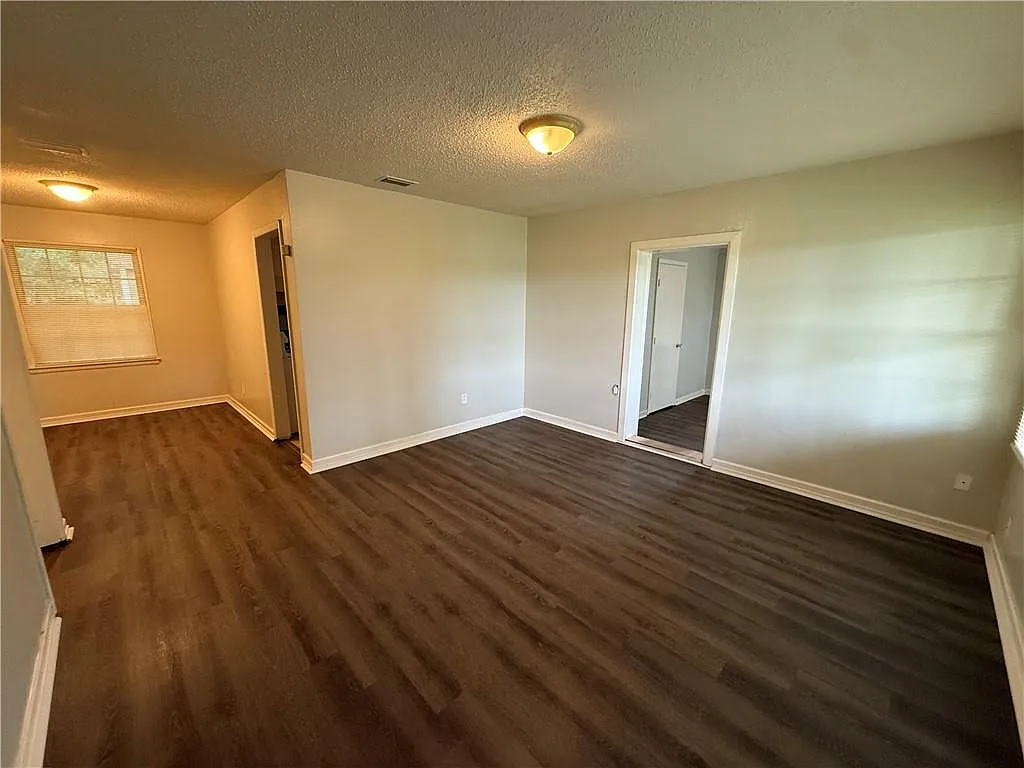 4 bed, 1.0 bath, 1022 sqft, $1,295 — Photo 4