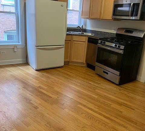 4th image of 628 W Roscoe Ave #35xne76qv