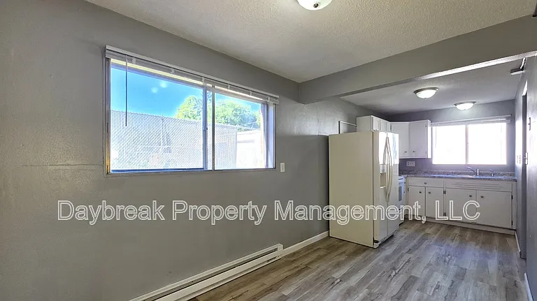 32 10th Ave N #6 — Photo 5