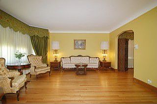 1st image of 5915 W Cornelia Ave #1