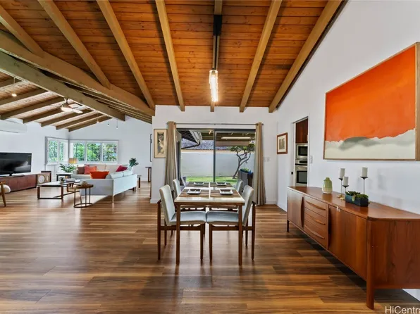 1025 Kiipohaku Way, Honolulu, HI 96825