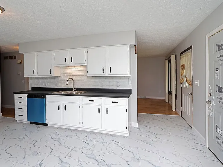 Parkview Dr — Photo 14
