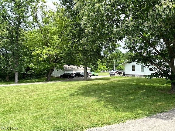 3rd image of 3875 Roseville Rd