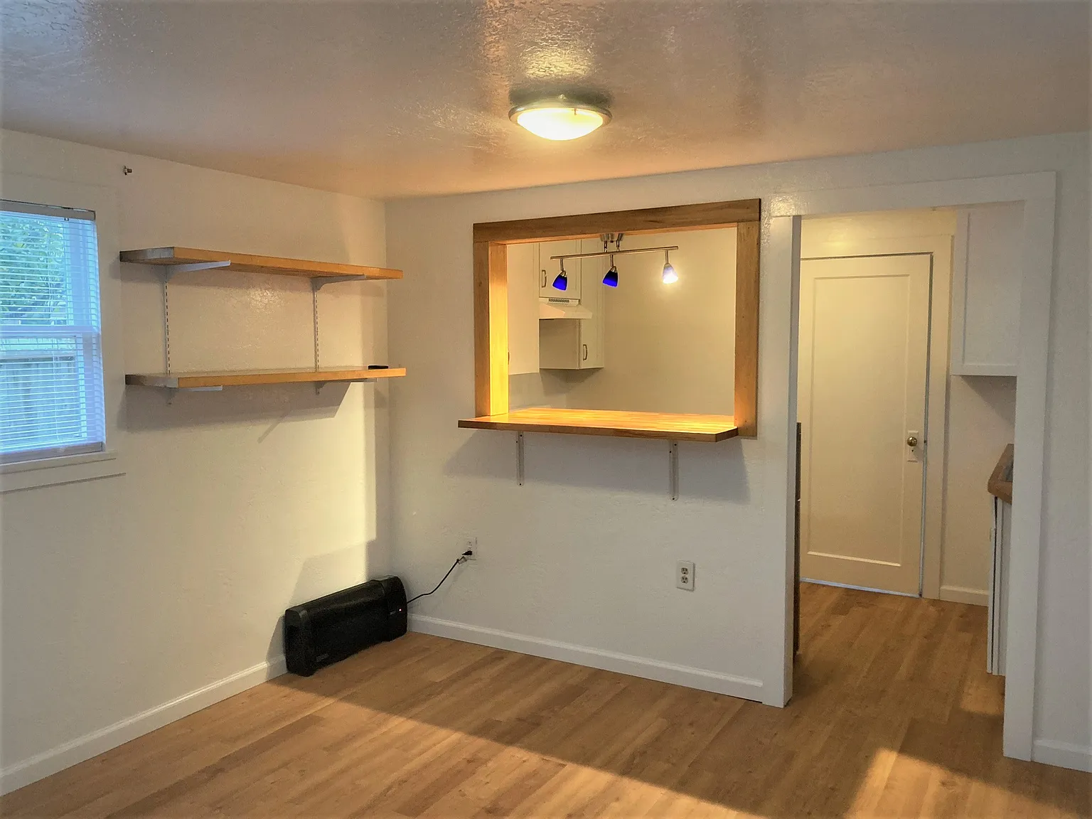 1 bed, 275 sqft, $1,200 — Photo 3
