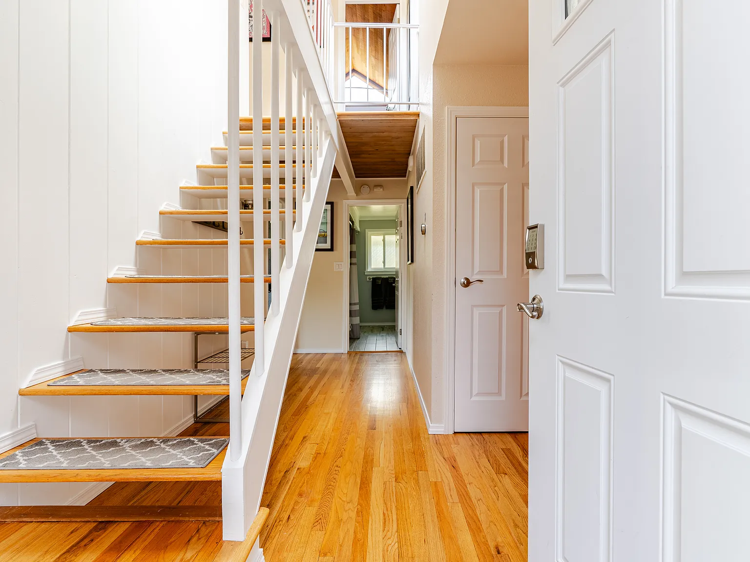 NE 154th St, Kenmore — Photo 3
