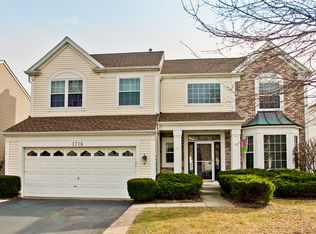 1716 Belle Haven Dr, Grayslake, IL 60030